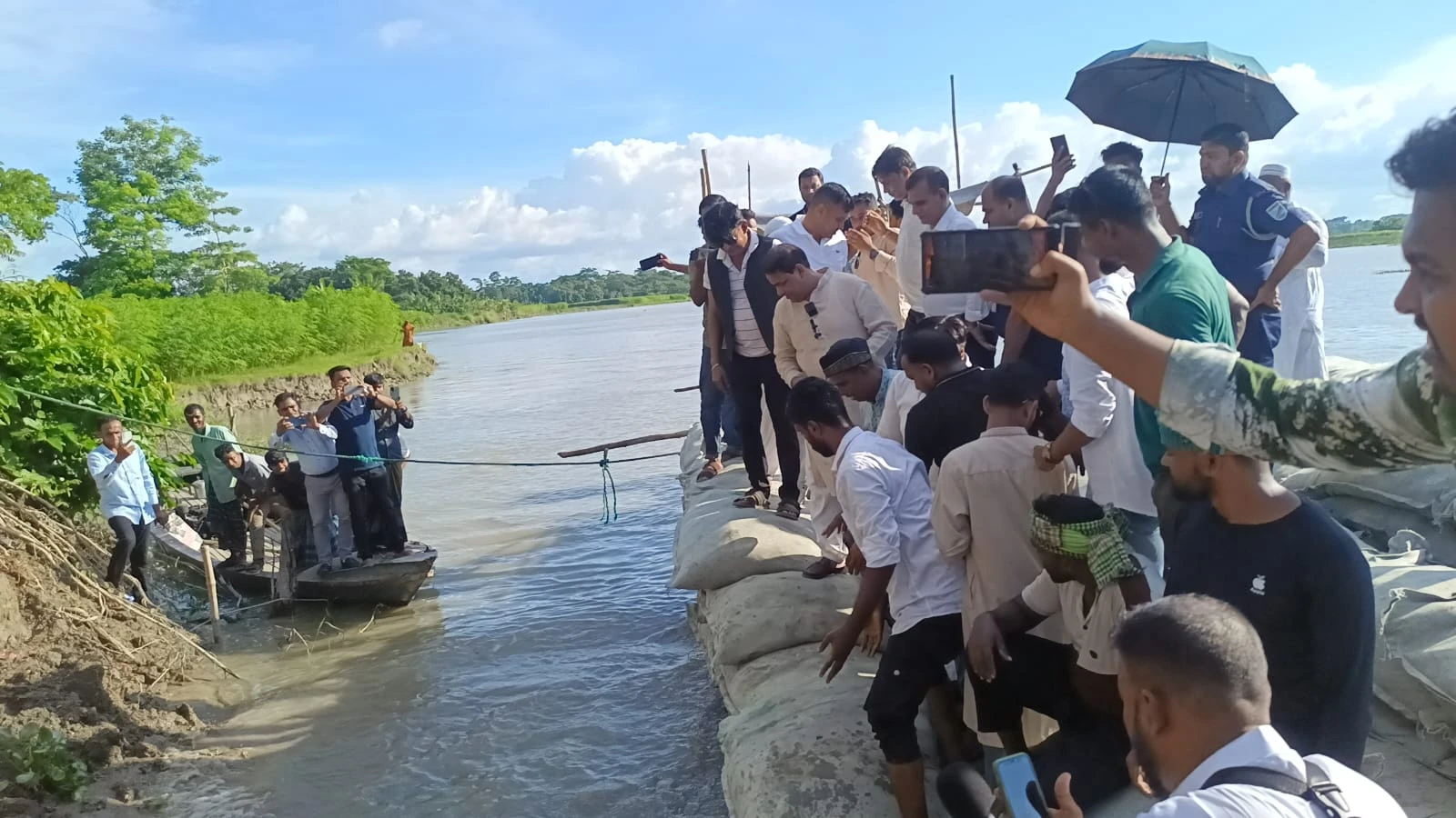 নদীভাঙন রোধে সরকার কাজ করছে, স্থায়ী বাঁধ নির্মাণেরও উদ্যোগ নেওয়া হবে: এমপি খোকন তালুকদার