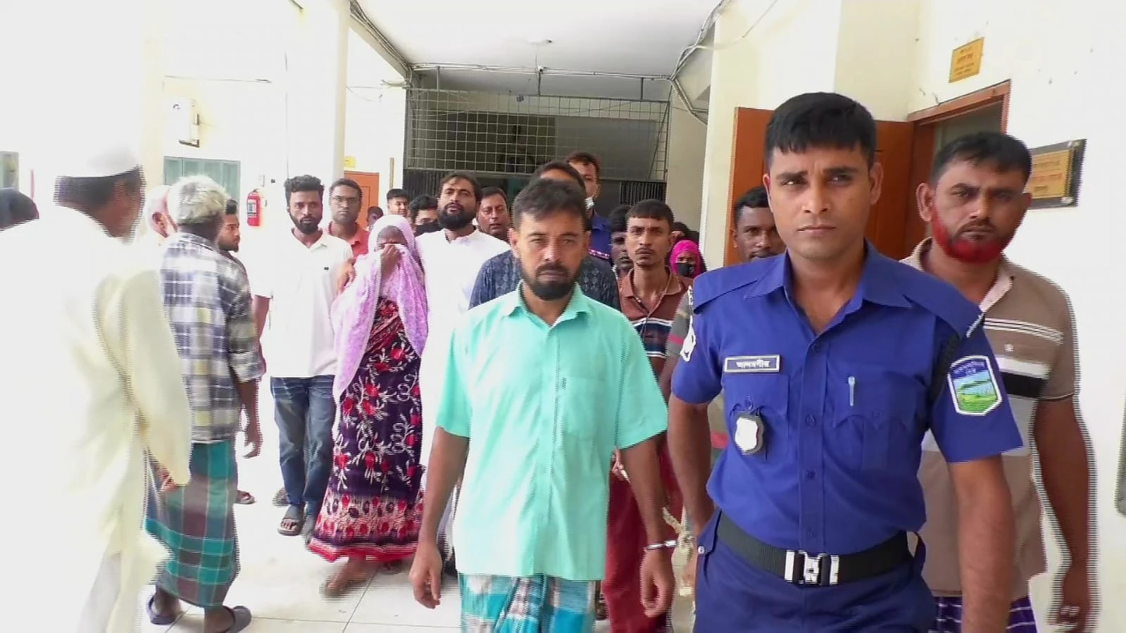 জামালপুরে গৃহবধূকে সংঘবদ্ধ ধর্ষণে ৭ জনের ফাঁসি, একজন খালাস