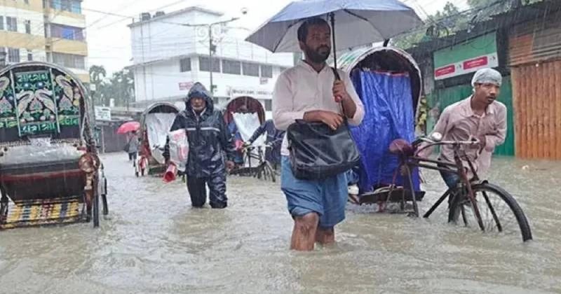 অতি ভারী বৃষ্টি: তলিয়ে গেছে চট্টগ্রাম নগরীর বিভিন্ন এলাকা