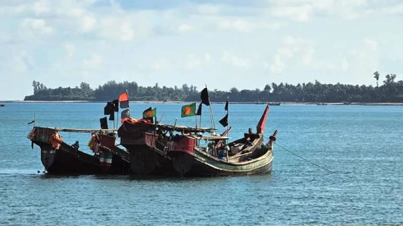 সেন্ট মার্টিন ও শাহপরীর দ্বীপ থেকে ভাসমান তিন মরদেহ উদ্ধার