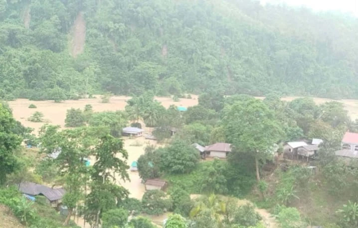 রাঙামাটিতে ১২৮ স্থানে পাহাড়ধস, সেতু ভেঙে বান্দরবানের সঙ্গে সড়ক যোগাযোগ বন্ধ