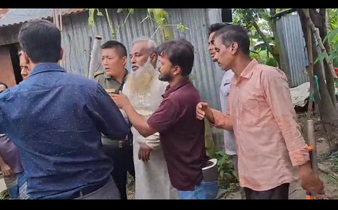 কসবায় কৃষিজমি ভরাটের অভিযোগে মোবাইল কোর্ট, সরকারি কাজে বাধা দেওয়ায় ১ বছরের কারাদণ্ড