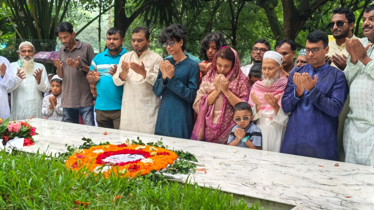 নানা আয়োজনে হুমায়ূন আহমেদের ১৪তম মৃত্যুবার্ষিকী পালন
