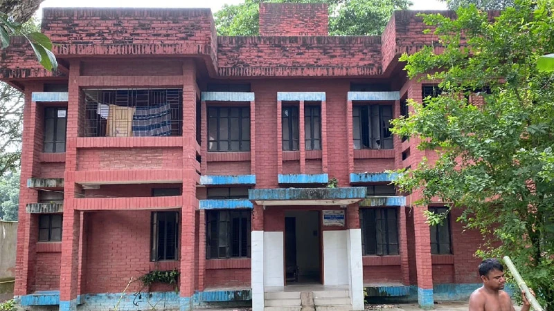 ২ বছরেও চালু হয়নি যাদুরচর ইউনিয়ন উপ স্বাস্থ্য ও পরিবার পরিকল্পনা কেন্দ্র, ভোগান্তিতে এলাকাবাসী