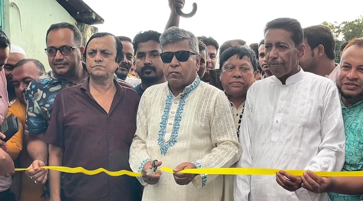 নবীনগর পৌর কেন্দ্রীয় কবরস্থানের সংস্কারকৃত রাস্তার উদ্বোধন