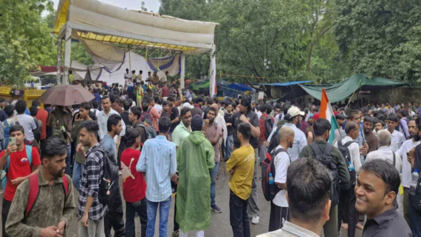 শুক্রবার সারা ভারতে বিক্ষোভের ডাক ককরোচ পার্টির
