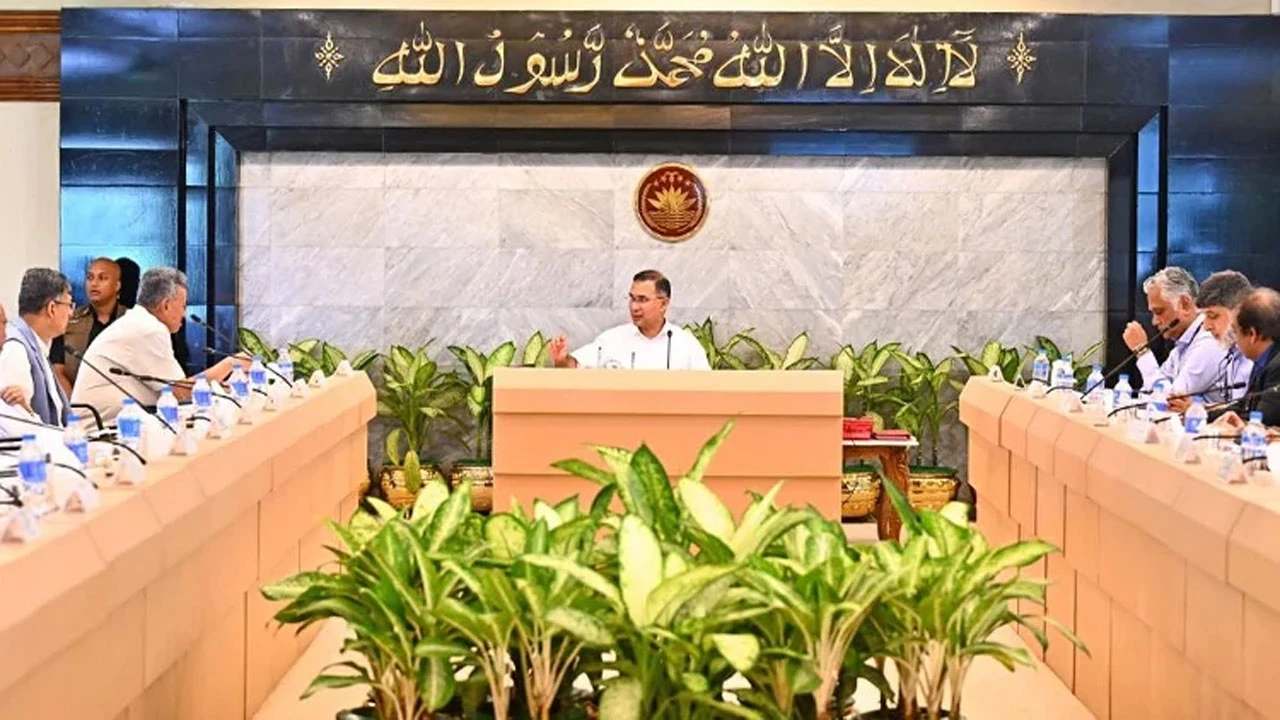 সরকার-ব্যবসায়ীদের সমন্বিত প্রচেষ্টায় অর্থনীতিতে ইতিবাচক পরিবর্তন সম্ভব : প্রধানমন্ত্রী