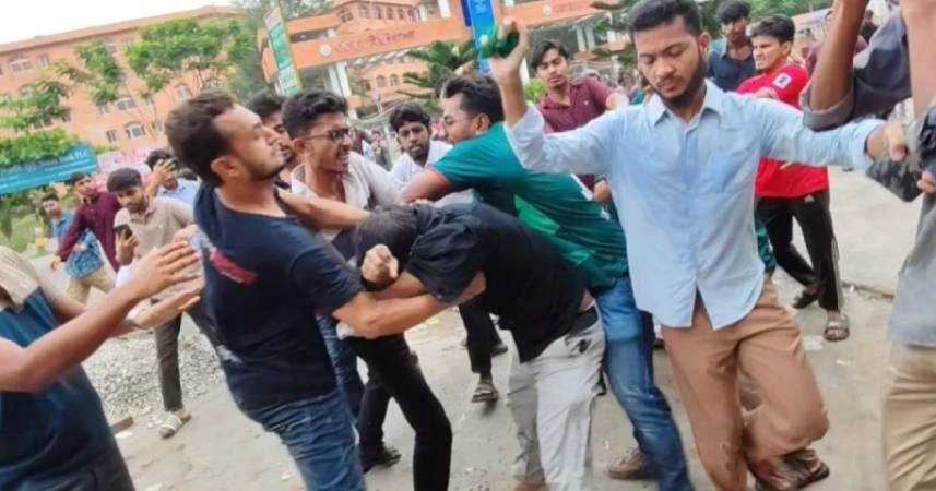 বরিশাল বিশ্ববিদ্যালয়ে ছাত্রদল-শিবির সংঘর্ষে ১০জন আহত