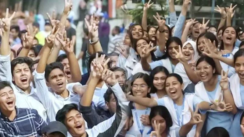 এসএসসির ফল প্রকাশ: জিপিএ-৫ পেলেন ১ লাখ ১৬ হাজার ৬৭৬ শিক্ষার্থী