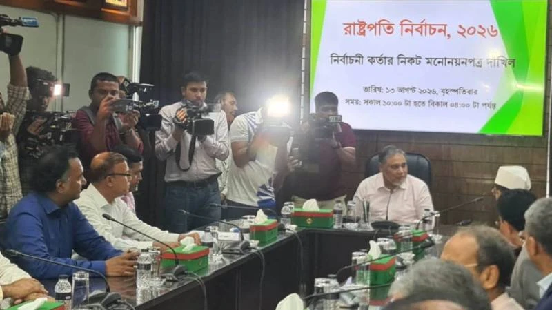 রাষ্ট্রপতি নির্বাচনে মির্জা ফখরুলের মনোনয়নপত্র জমা
