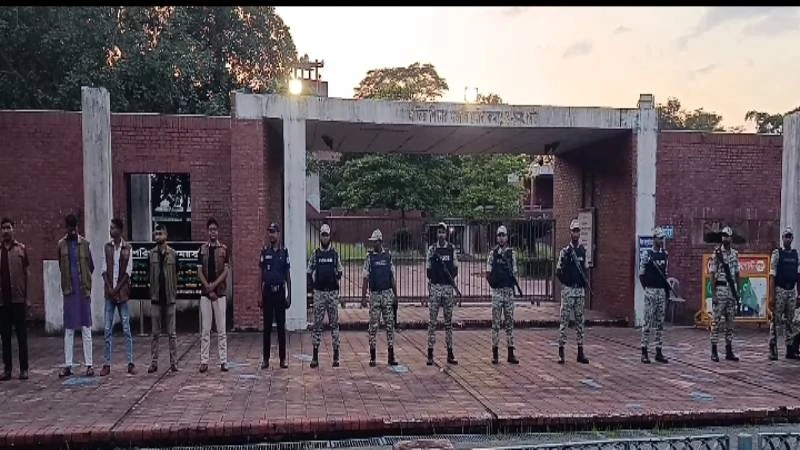 ১৫ আগস্টকে ঘিরে টুঙ্গিপাড়ায় বঙ্গবন্ধুর সমাধিতে নিরাপত্তা জোরদার, ৫ প্লাটুন বিজিবি মোতায়েন