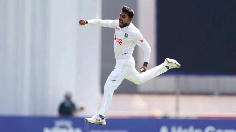 মিরাজের জাদুতে কোনঠাসা অস্ট্রেলিয়া
