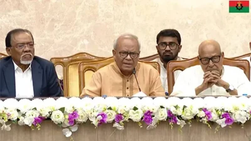 সরকার ভগ্নস্তূপের ওপর দাঁড়িয়ে দেশ গড়ছে : রিজভী