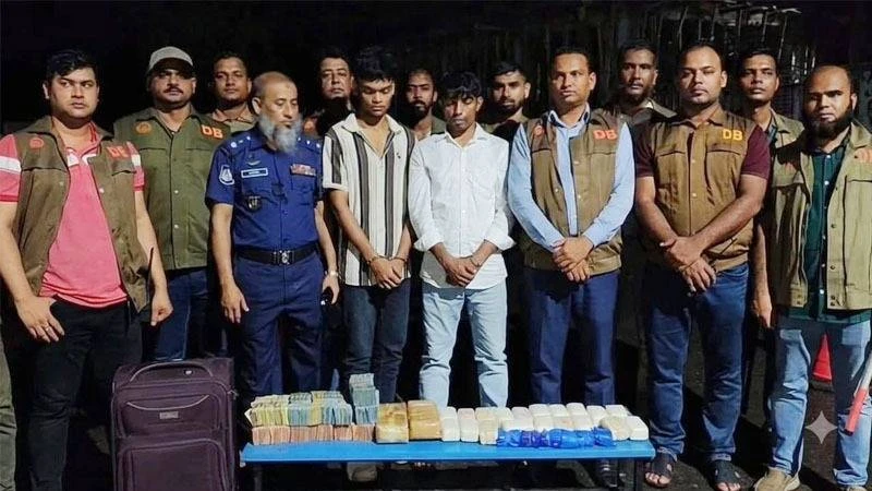 গোপালগঞ্জে ইয়াবাসহ দুই মাদক ব্যবসায়ী গ্রেফতার
