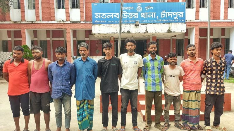 মতলব উত্তরে পুলিশের বিশেষ অভিযান: মাদক ব্যবসায়ী ও পরোয়ানাভুক্তসহ গ্রেফতার ১০