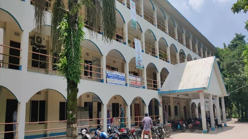 মতলব উত্তর উপজেলায় প্রশাসনিক কার্যক্রমে স্থবিরতা