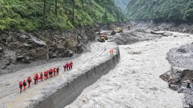 নেপাল-তিব্বত সীমান্তে ফের বন্যার আশঙ্কা : উদ্ধারকাজ স্থগিত করল চীন
