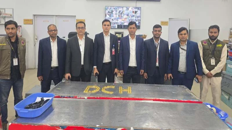 শাহজালাল বিমানবন্দরে উড়োজাহাজের আসনের নিচে মিলল ২০ কোটি টাকার স্বর্ণ