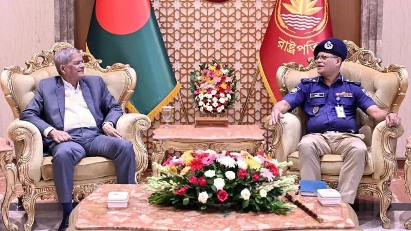 অপরাধ দমনে পুলিশকে নিষ্ঠার সঙ্গে কাজ করার আহ্বান রাষ্ট্রপতির