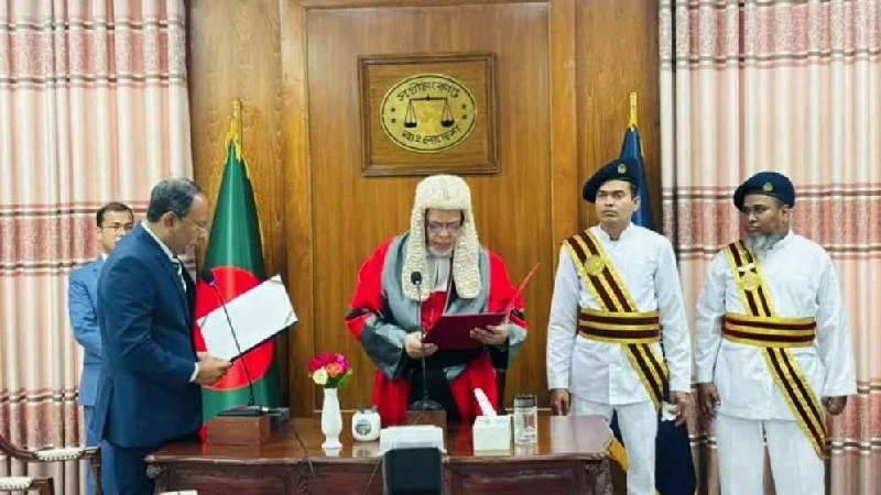 শপথ নিলেন পিএসসির নতুন চেয়ারম্যান