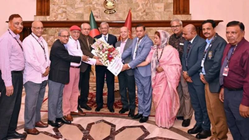 গণতন্ত্র বাঁচাতে হলে গণমাধ্যমকেও বাঁচাতে হবে : রাষ্ট্রপতি
