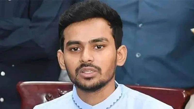 বিদেশে আরামের বদলে ১০ বছরের কারাবাসকেই বেছে নেব: আসিফ
