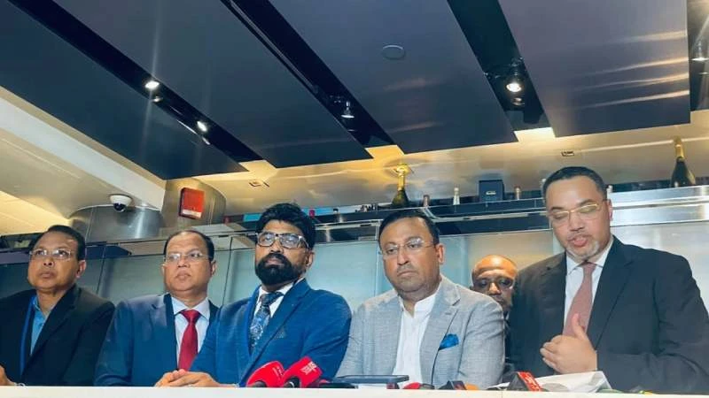 বোয়িংয়ের সঙ্গে ১১টি বিমান কেনার চুক্তি হয়েছে: মাহদী আমিন