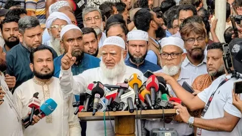 ধ্বংস করা রাড্ডা স্বাস্থ্যকেন্দ্রে ৫০ লাখ টাকা দেওয়ার ঘোষণা জামায়াতের