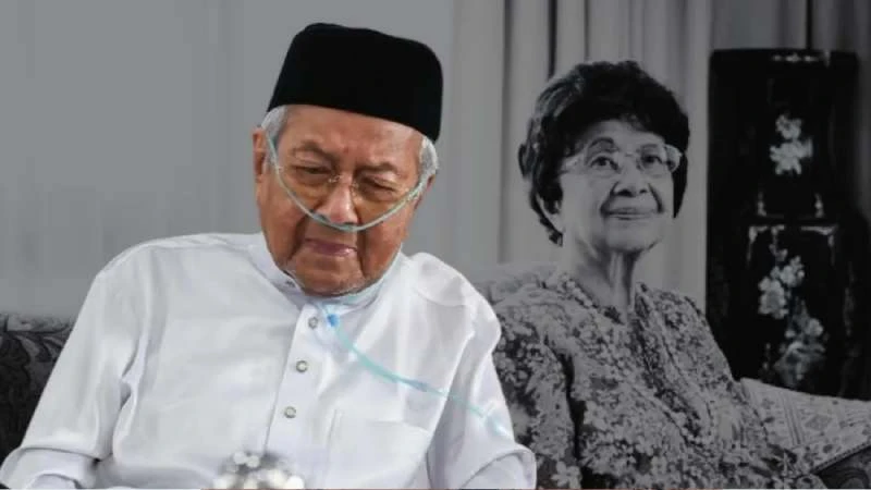 স্ত্রীর মৃত্যুর পর হাসপাতালে ভর্তি মাহাথির মোহাম্মদ