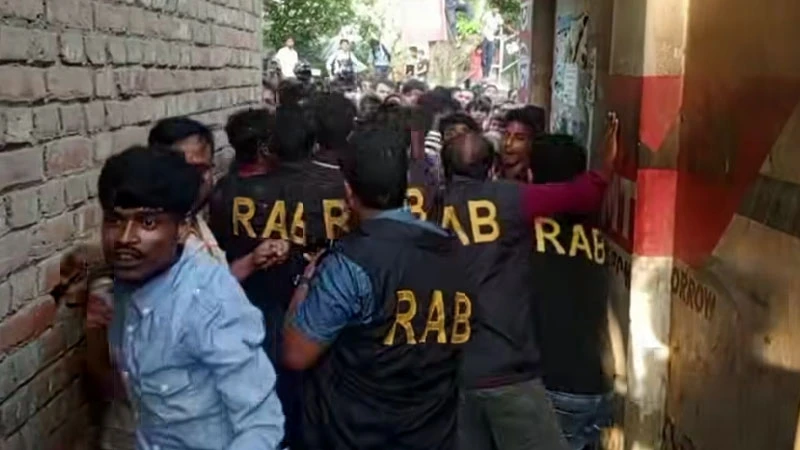 বগুড়ায় শ্বশুরবাড়িতে জামাইকে কুপিয়ে হত্যা, আটক ৪