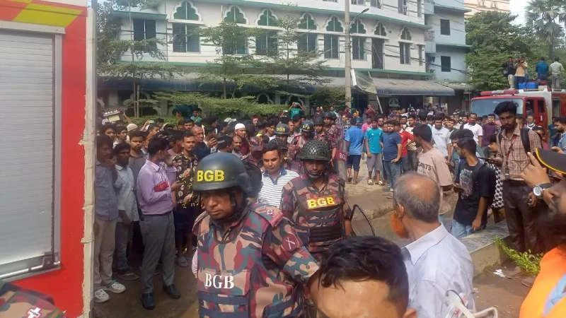 গাজীপুরে টঙ্গীর ওষুধ কারখানার আগুন নিয়ন্ত্রণে