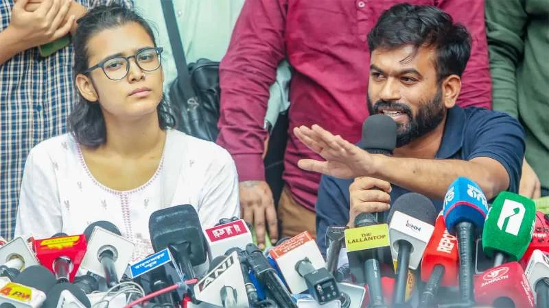 অভিজিৎ দীপকেকে ‘প্রতিরোধমূলক গ্রেপ্তার’ , নেহা বোরার  মুক্তি
