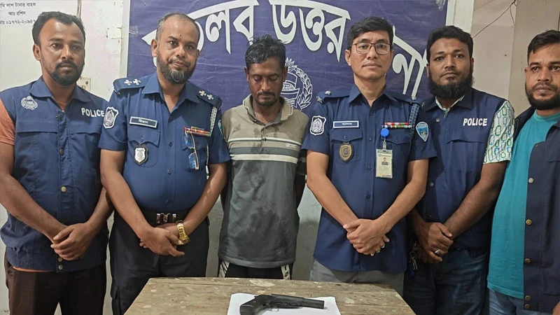মতলবে দেশীয় আগ্নেয়াস্ত্রসহ এক যুবক গ্রেপ্তার