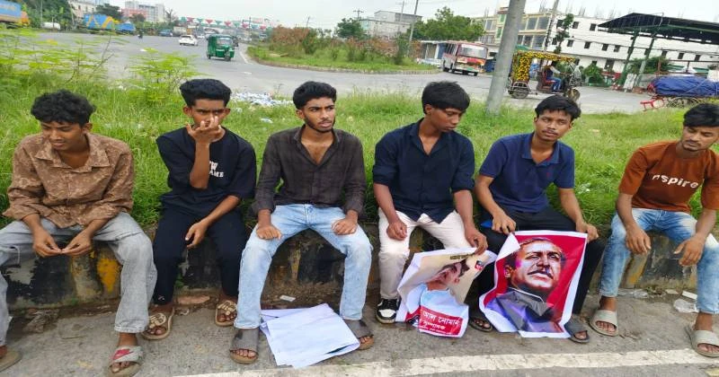 সিদ্ধিরগঞ্জে ঝটিকা মিছিলের প্রস্তুতিকালে নিষিদ্ধ সংগঠন ছাত্রলীগের ১২ জন গ্রেপ্তার