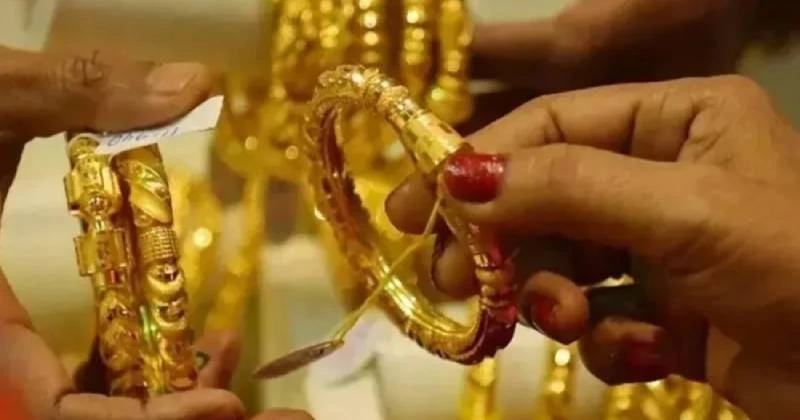 দেশের বাজারে ২২১৬ টাকা বাড়লো সোনার দাম