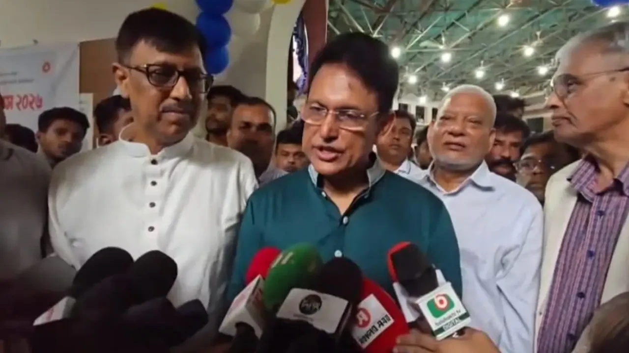 নিয়মের বাইরে কোনো শিক্ষা কার্যক্রম চলবে না: সাভারে শিক্ষামন্ত্রী
