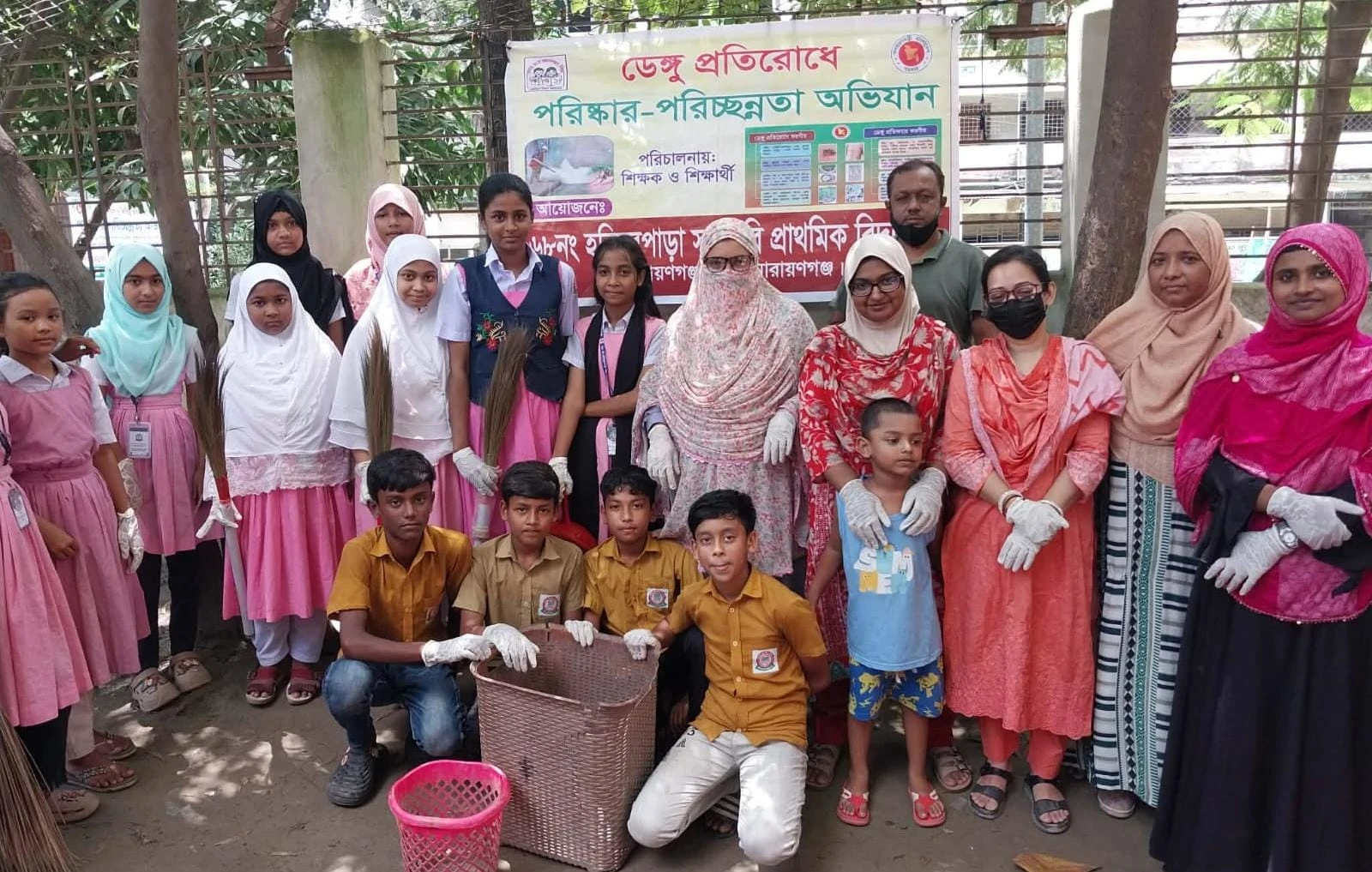 নারায়ণগঞ্জ সদরে ৫৯ শিক্ষাপ্রতিষ্ঠানে একযোগে পরিচ্ছন্নতা অভিযান