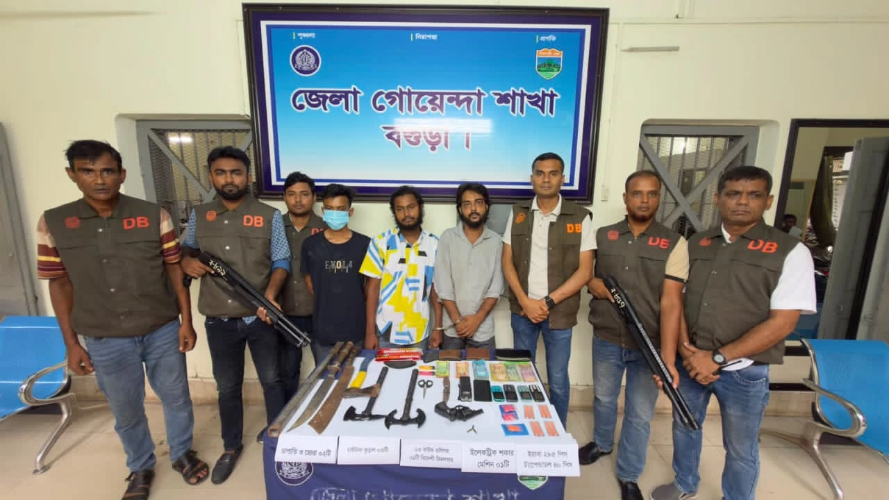 বিদেশি রিভলভার-গুলিসহ অস্ত্র-মাদক উদ্ধার, গ্রেপ্তার ৩
