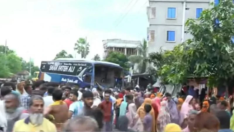 বগুড়ায় বাসচাপায় ৬জন নিহত