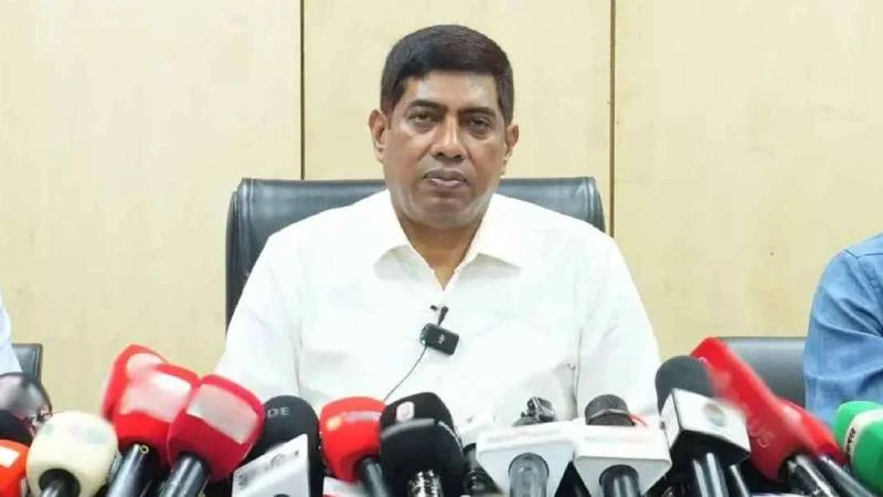 প্রধানমন্ত্রীর খালাতো ভাইয়ের সোয়া কোটি টাকা ছিনতাই নিয়ে ডিবি প্রধানের আশ্বাস