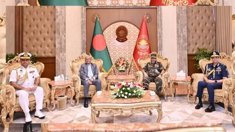 রাষ্ট্রপতির সঙ্গে সৌজন্য সাক্ষাৎ করলেন তিন বাহিনীর প্রধান