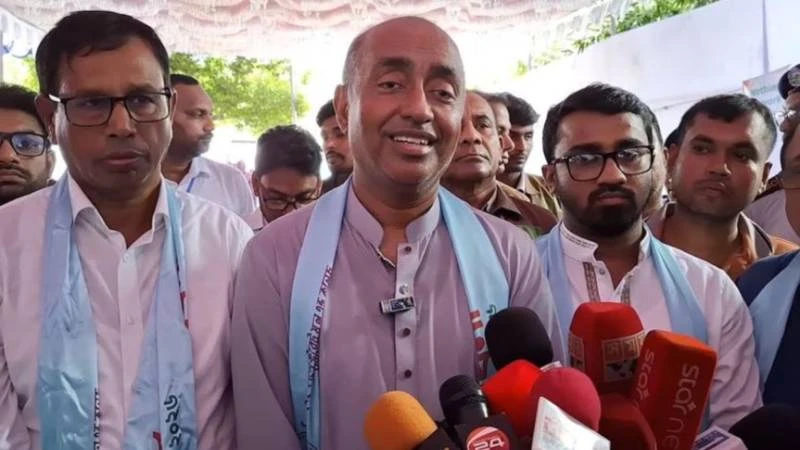 মক্কা চুক্তির বিষয়ে সব কিছু বিবেচনা করে সিদ্ধান্ত নেবে সরকার : আইনমন্ত্রী