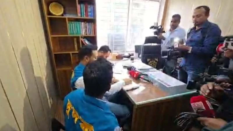 তেজগাঁও সাবরেজিষ্ট্রি অফিসে দুদকের অভিযান