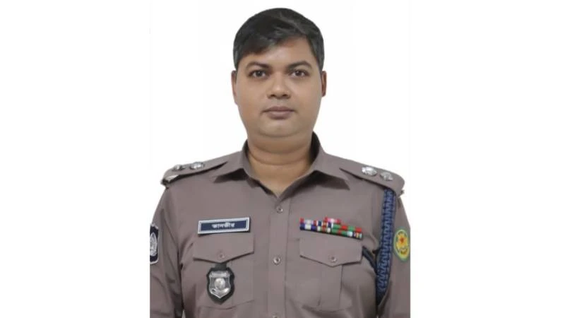 কার্যক্রম নিষিদ্ধ আ.লীগের মিছিল : গুলশানের ওসির পর ডিসিকে প্রত্যাহার