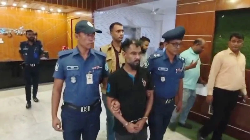 ভাঙ্গায় পার্কিং দ্বন্দ্বে গুলি ছোড়া সেই ভাইরাল হামিদুল গ্রেফতার