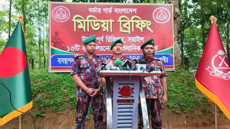 ৮ মাসে ৯১৩ কোটি টাকার চোরাচালান পণ্য জব্দ: জুড়ীতে মিডিয়া ব্রিফিংয়ে সাফল্যের তথ্য জানালো ৫২ বিজিবি
