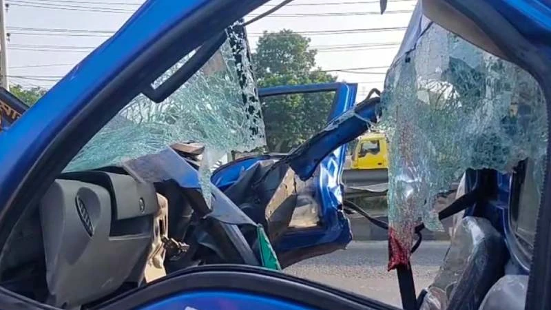 কোনাবাড়ীতে দাঁড়িয়ে থাকা ট্রাকে পিক-আপের ধাক্কা নিহত- ১