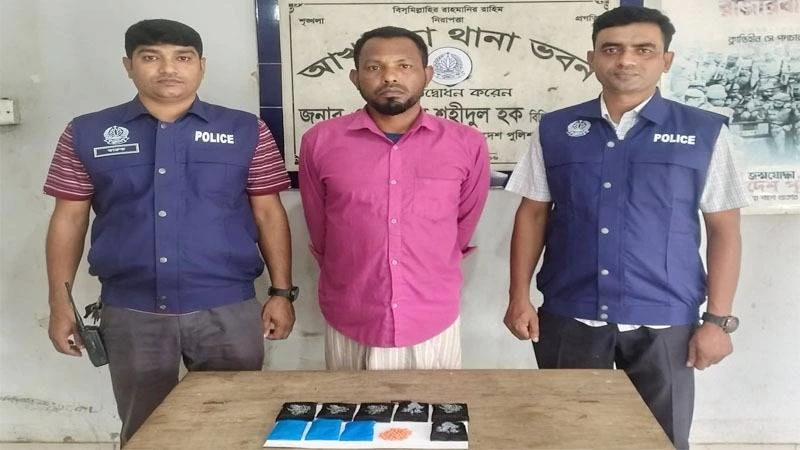 আখাউড়ায় ১ হাজার ৫৮০ পিস ইয়াবাসহ আটক ১