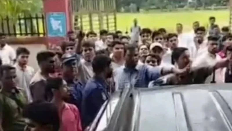 হান্নান মাসউদের বক্তব্য ঘিরে হাতিয়ায় বিএনপি-এনসিপি সংঘর্ষ