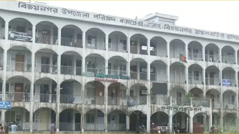 ভারপ্রাপ্তের ভারে নুয়ে যাচ্ছে বিজয়নগর